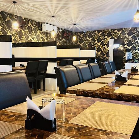 Sketch Family Restaurant & Rooms Visakhapatnam Eksteriør bilde